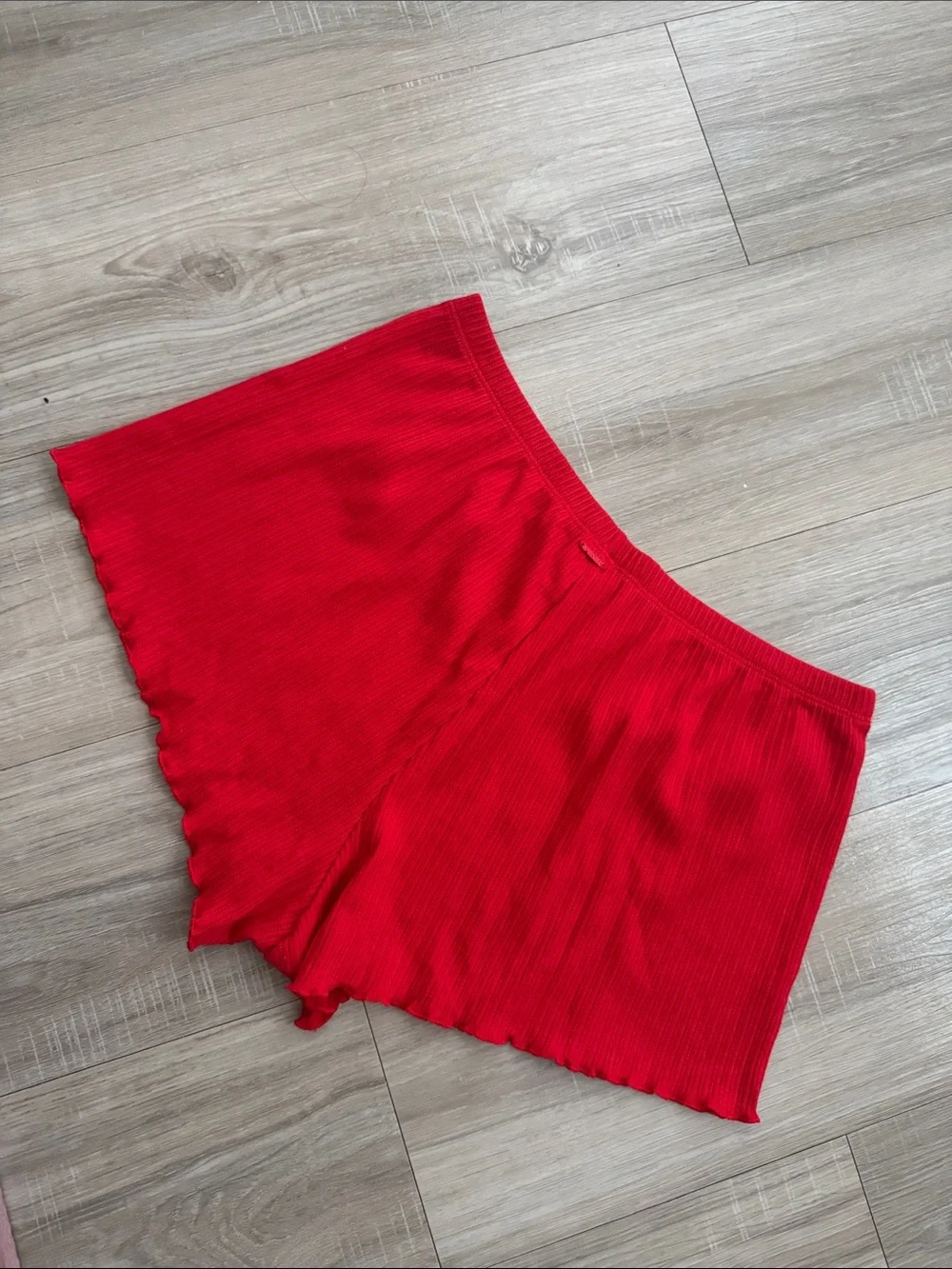 NWT PINK VICTORIA’S SECRET Red Shorts, M